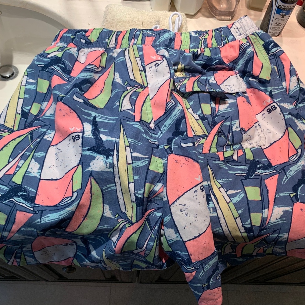 Mens' Vineyard Vines Boat Bathing Suit! Medium